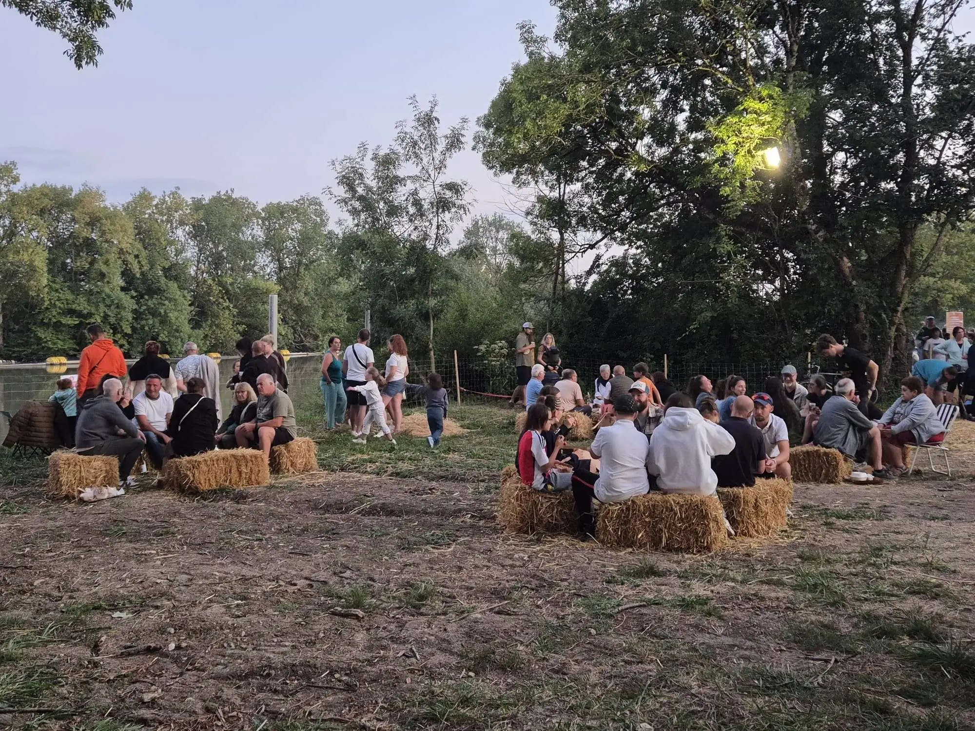 Concert d'Alerte Rouge sur la scène principale - Festi'Biot 2025